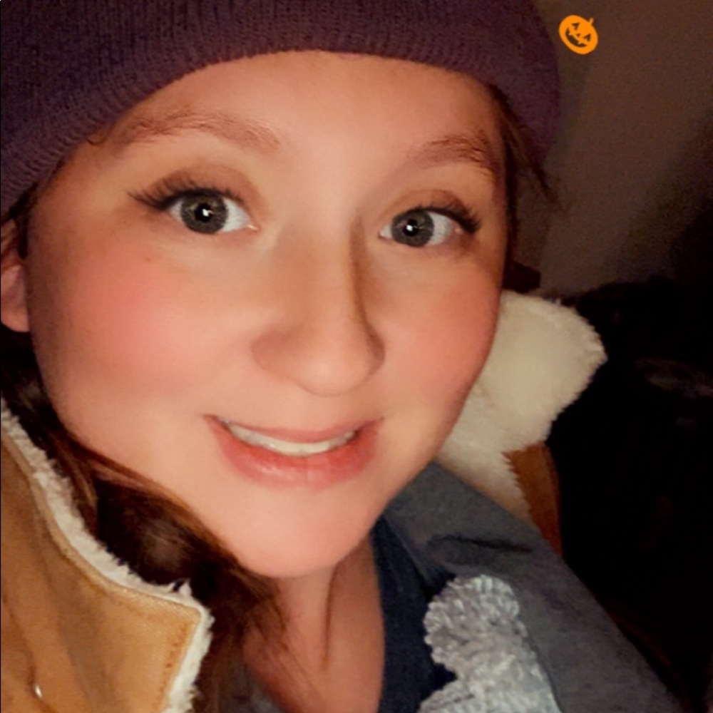 Meet your Posher, Dena
